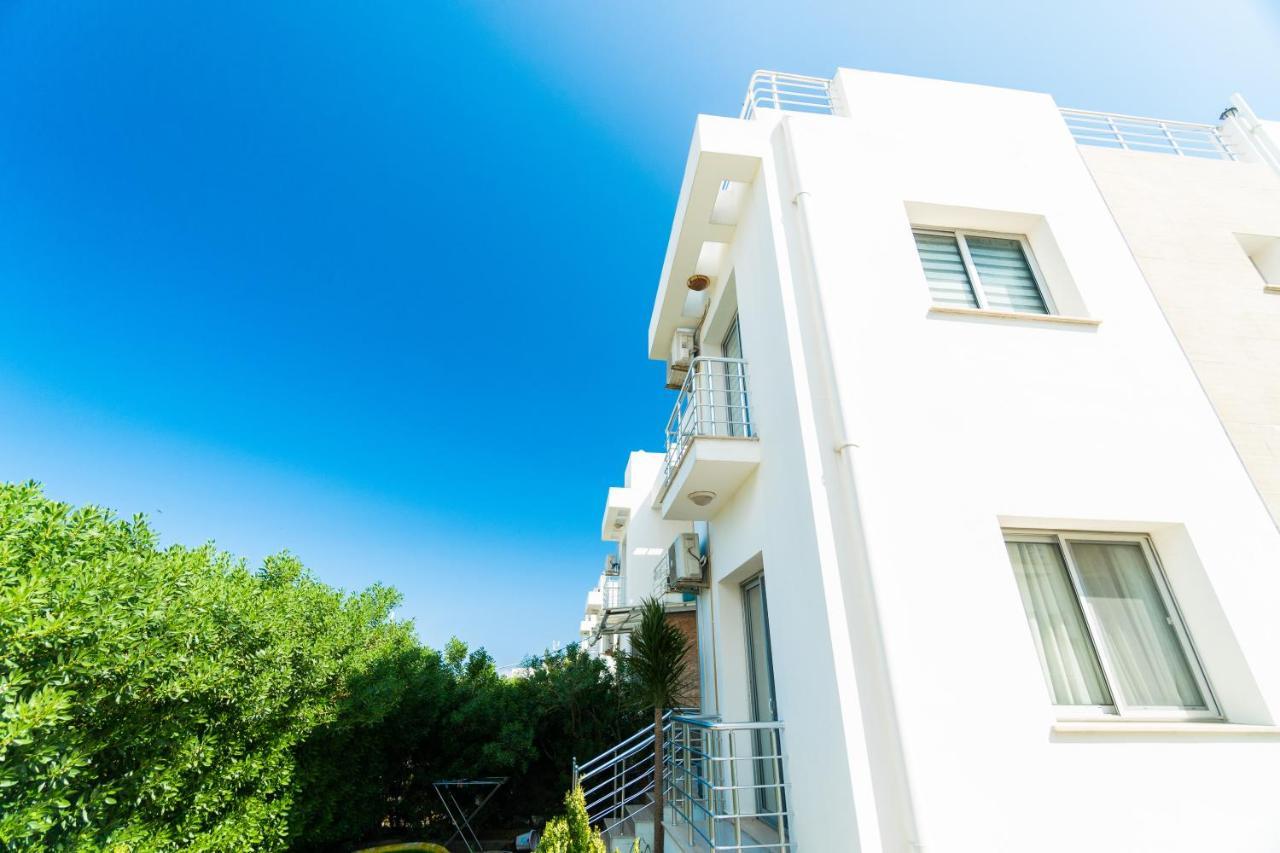 Beautiful & Quiet Two-Bedroom Apartment With Private Garden Lukomorye C1 Kyrenia  Exterior foto